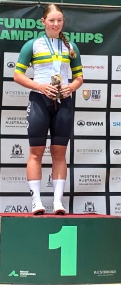 @elsie.apps winning the National Junior Women’s Criterium Championships!